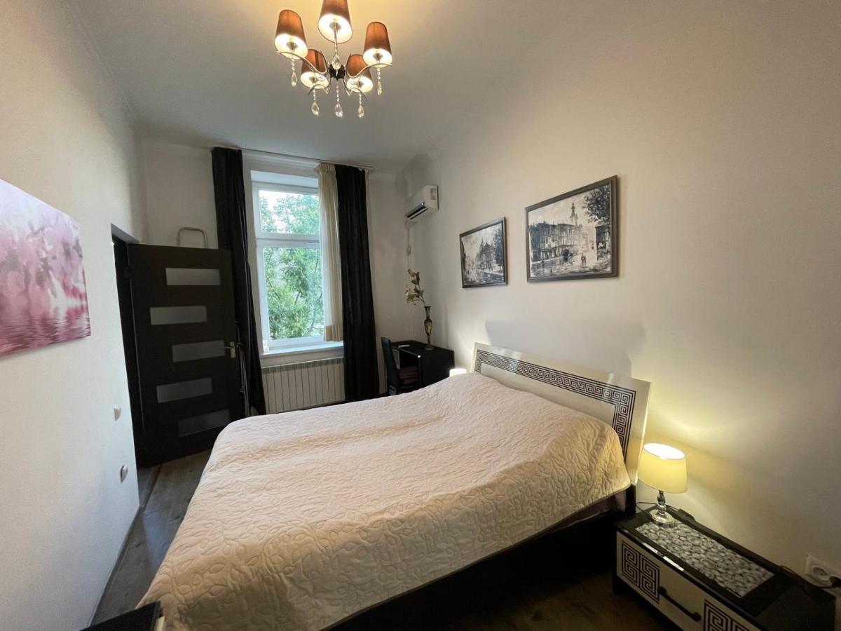 V&O Whitechocolateapt 800 M To Opera Lviv Ngoại thất bức ảnh