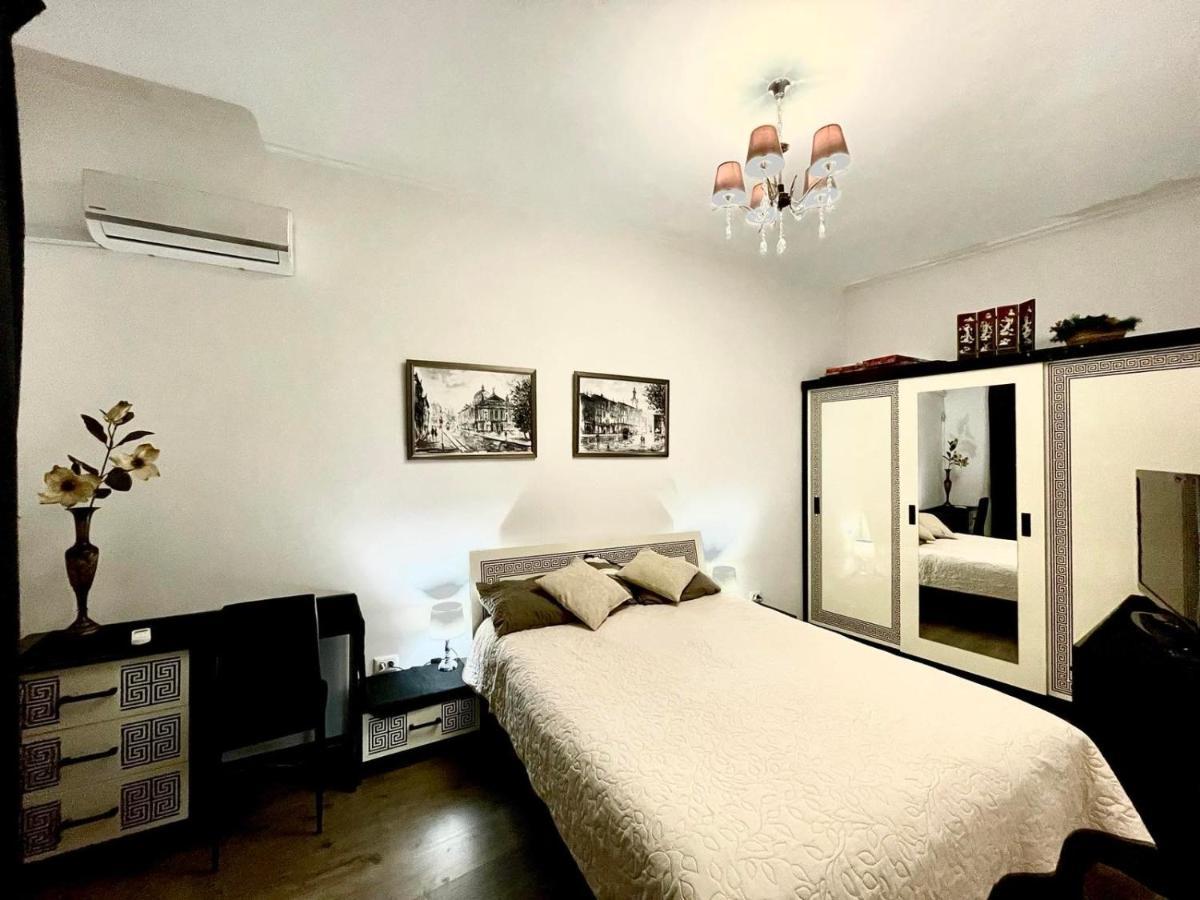 V&O Whitechocolateapt 800 M To Opera Lviv Ngoại thất bức ảnh