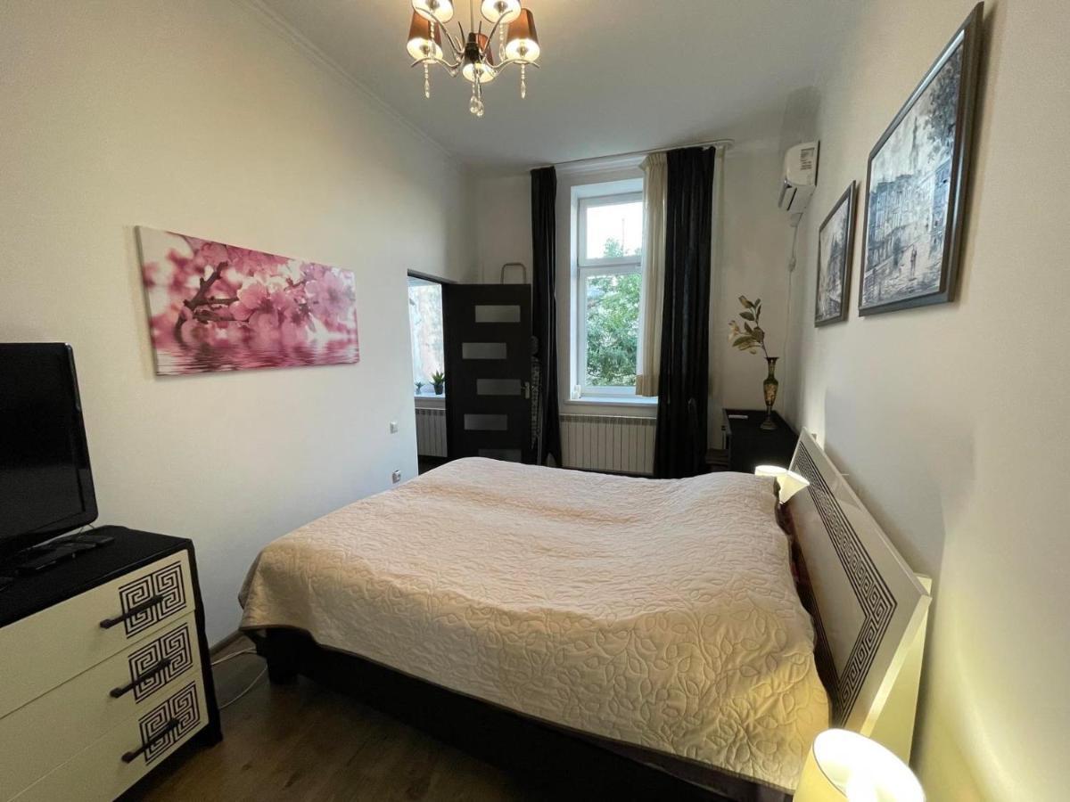 V&O Whitechocolateapt 800 M To Opera Lviv Ngoại thất bức ảnh