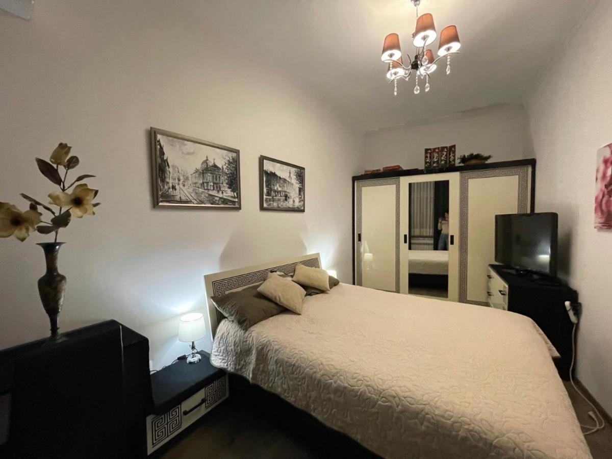 V&O Whitechocolateapt 800 M To Opera Lviv Ngoại thất bức ảnh
