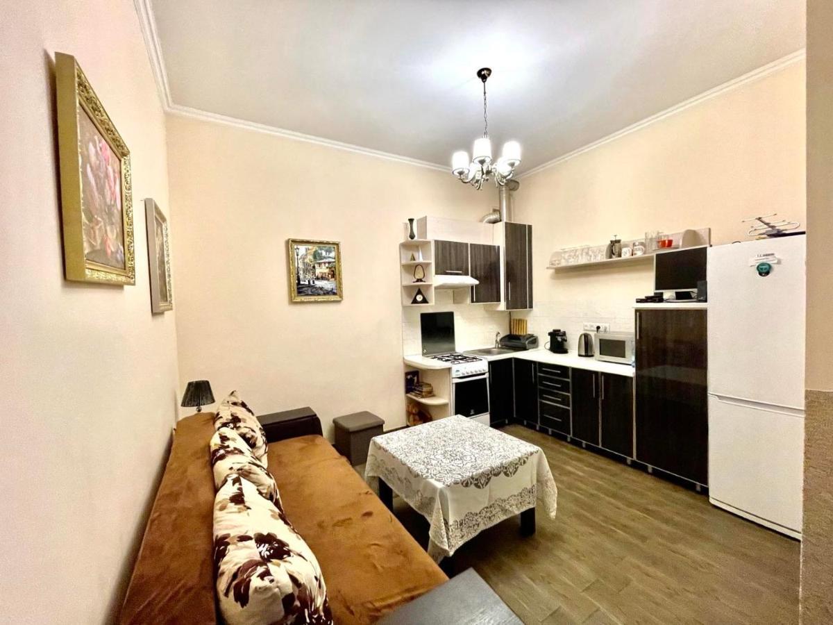 V&O Whitechocolateapt 800 M To Opera Lviv Ngoại thất bức ảnh