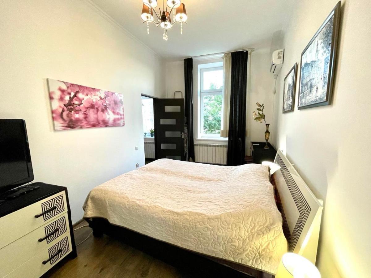 V&O Whitechocolateapt 800 M To Opera Lviv Ngoại thất bức ảnh