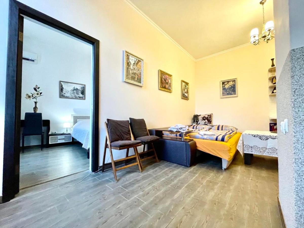 V&O Whitechocolateapt 800 M To Opera Lviv Ngoại thất bức ảnh