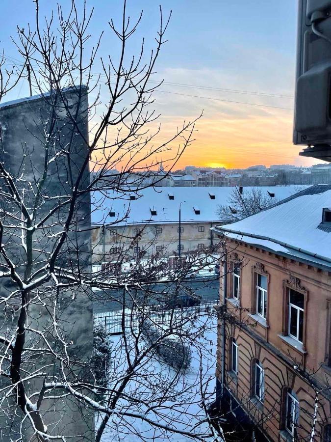 V&O Whitechocolateapt 800 M To Opera Lviv Ngoại thất bức ảnh