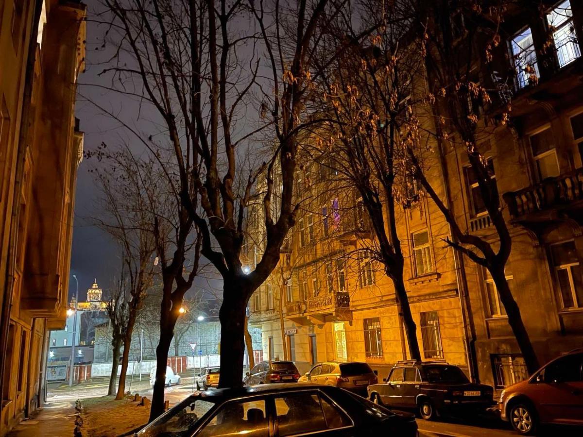 V&O Whitechocolateapt 800 M To Opera Lviv Ngoại thất bức ảnh