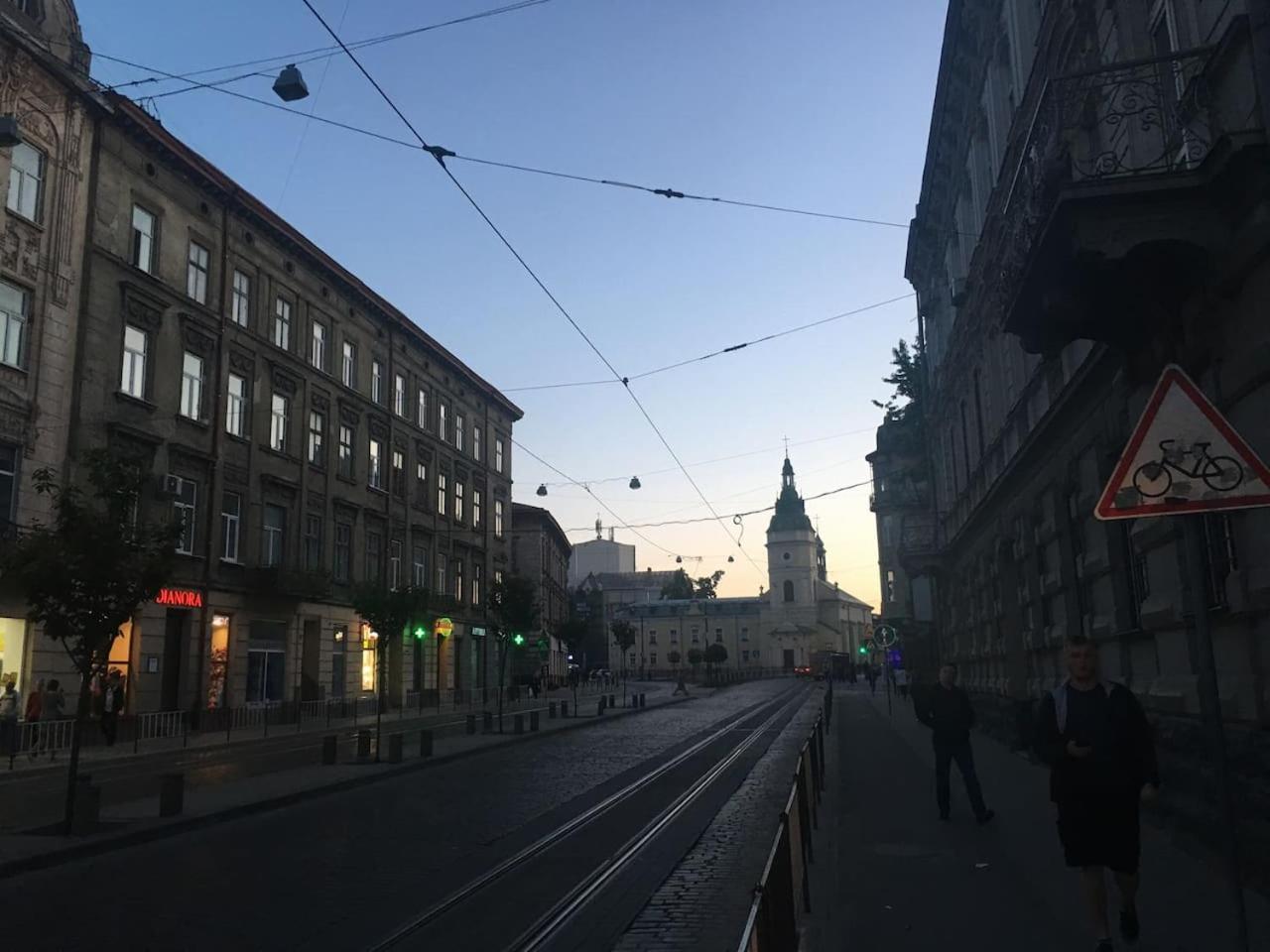 V&O Whitechocolateapt 800 M To Opera Lviv Ngoại thất bức ảnh